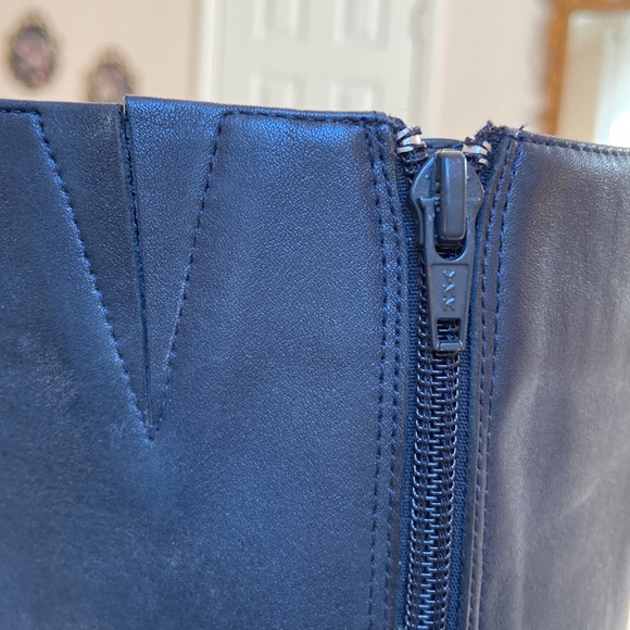 Chadwick’s Women’s Tall Navy Dress Boot with Buckle, Size 5 - Picture 7 of 10